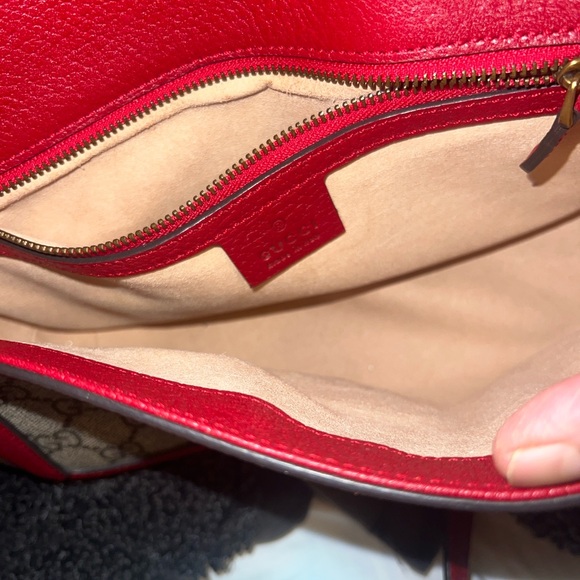 .beautiful red and canvas purse with adjustable straps. - Picture 5 of 6